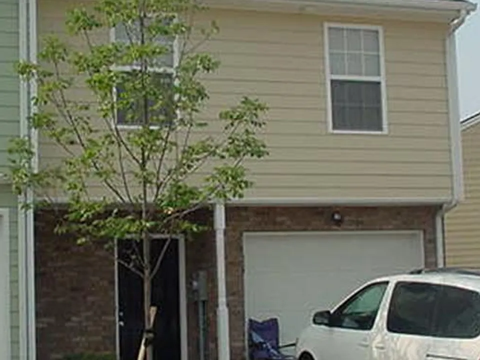 212-214 Bass Pond Glen Dr