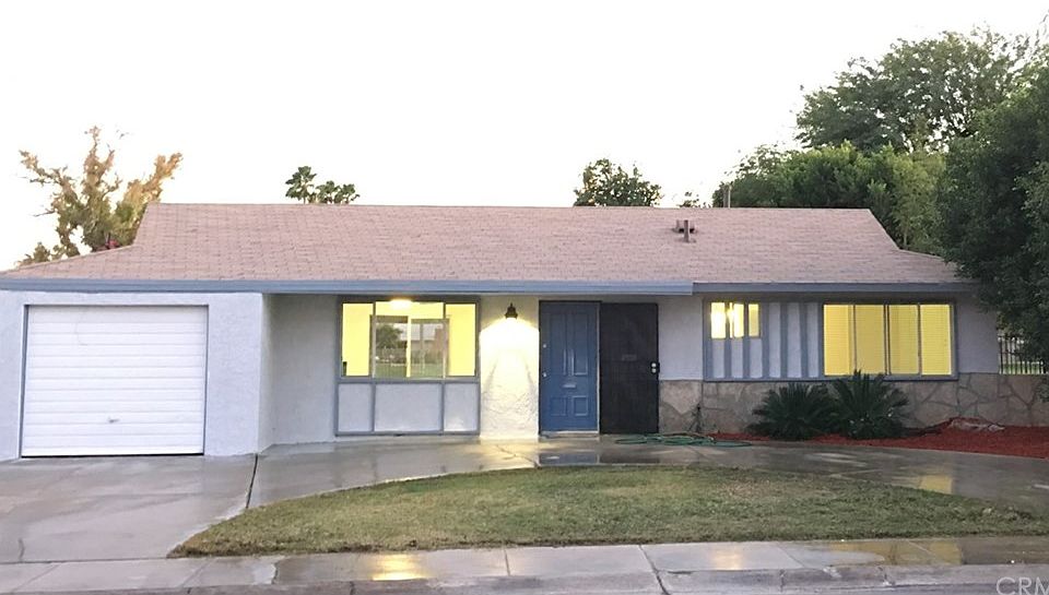 1st image of 77215 Michigan Dr