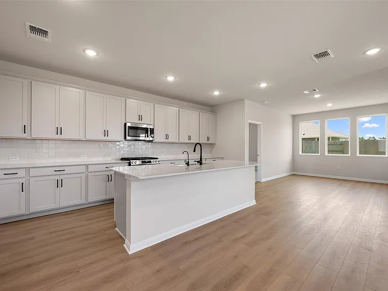 113 Coleto Trl — Photo 11