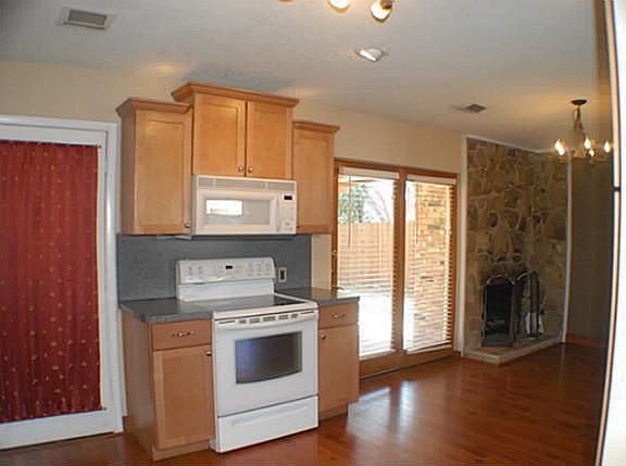 3rd image of 2708 Briarcliff Dr