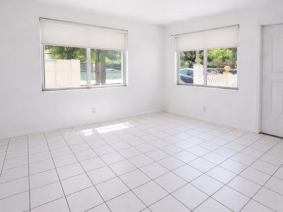 3rd image of 623 NE 2nd St #2