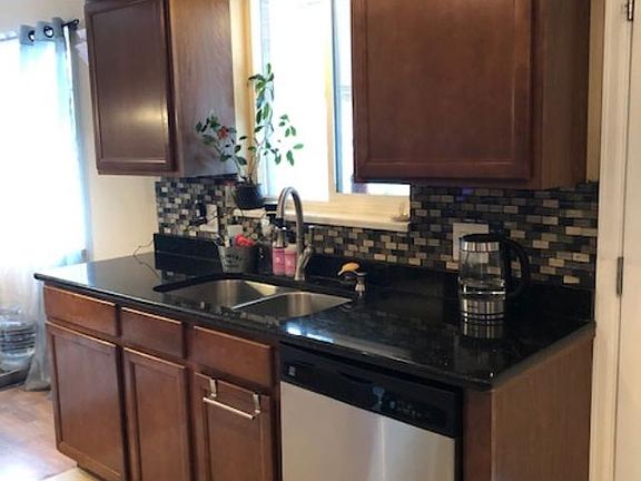GRANITE COUNTER TOPS 