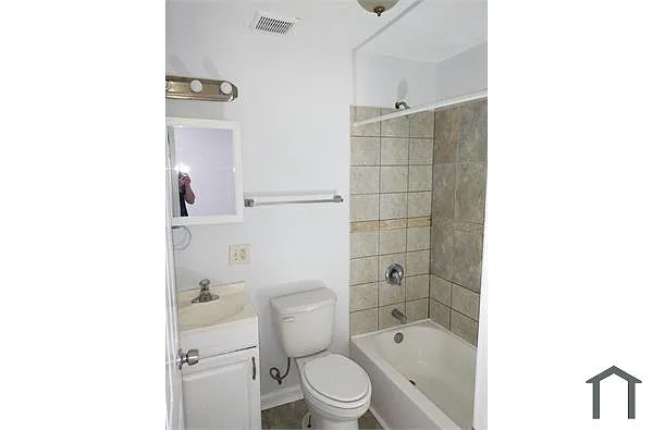 Building Photo - 1550 S Homan Ave #1
