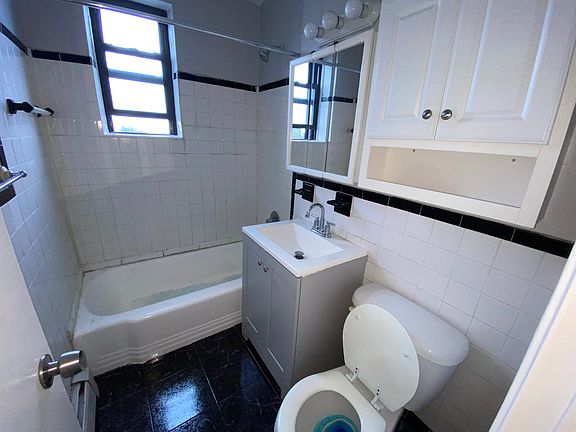 3rd image of 1110 Stadium Ave APT 6H