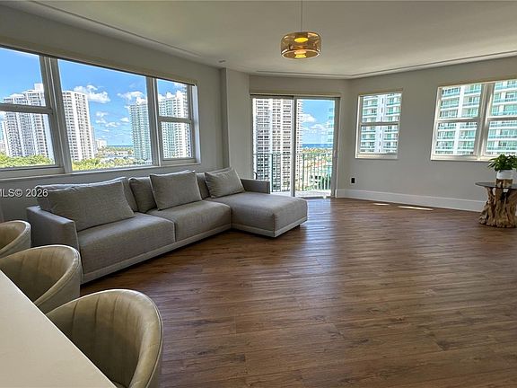 3rd image of 20000 E Country Club Dr APT 1016
