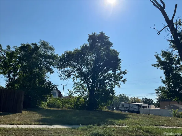 12834 Dwyer St, Hamtramck, MI 48212