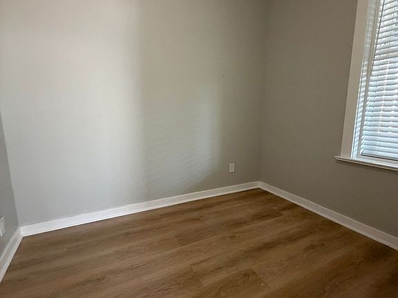 5th image of 3223 S Lituanica Ave