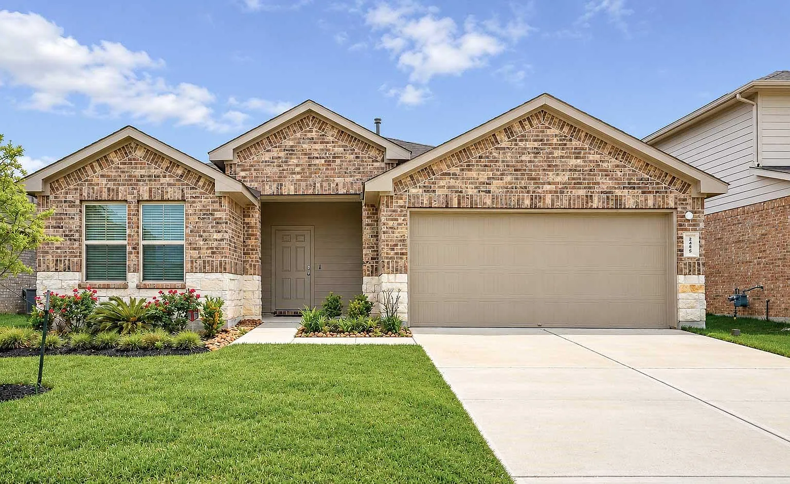 3 bed, 2.0 bath, 1575 sqft, $2,200 — Photo 1