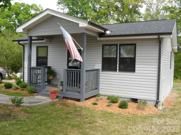 244 Holly St, Hudson, NC 28638