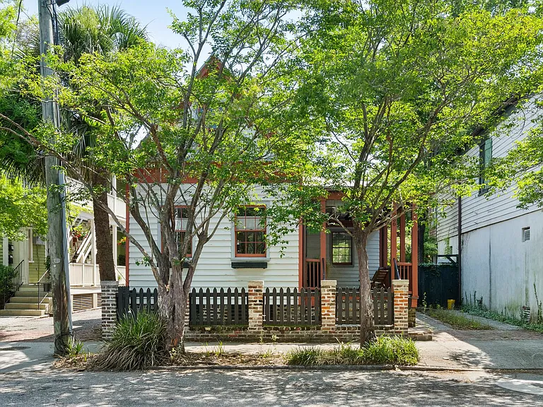 266 Ashley Ave — Photo 2