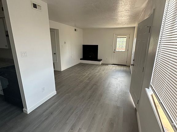 3rd image of 1225 Menaul Blvd NW APT C