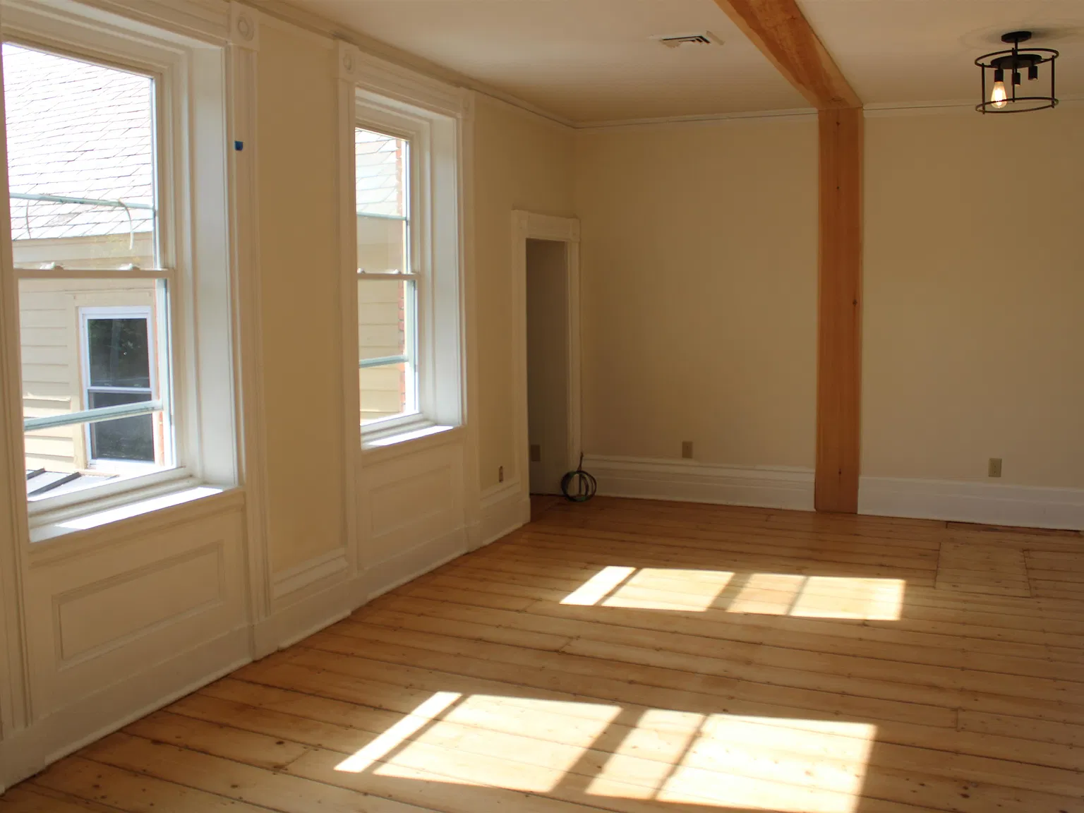 2 bed, 1364 sqft, $2,200 — Photo 4