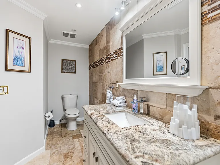 614 SE 5th Ct — Photo 31