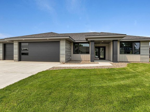 2nd image of 2127 Tamarack Dr
