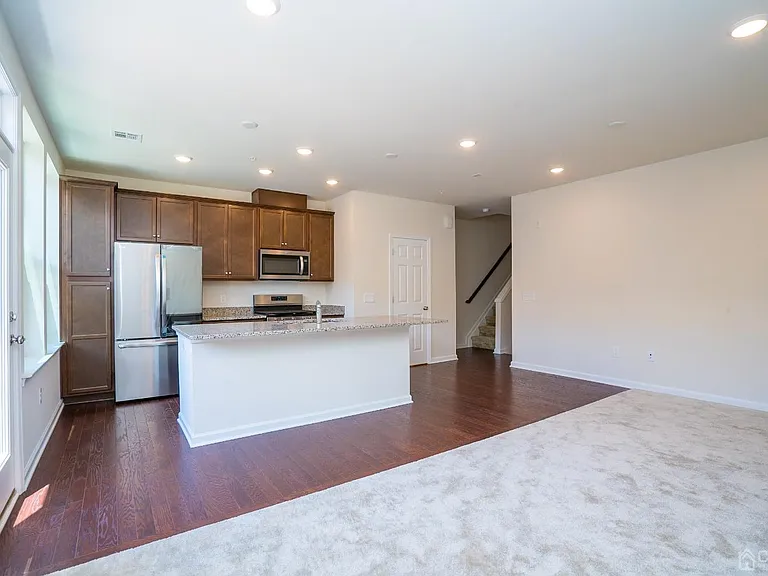 218 Peyton Pl — Photo 5