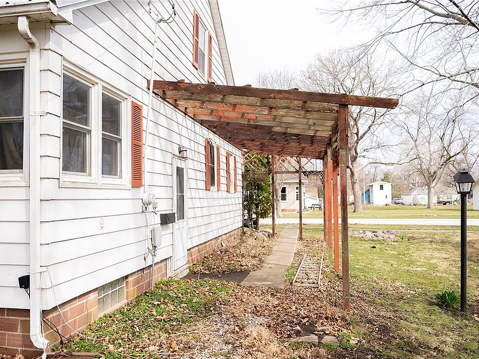 505 Hardin St, Farnhamville, IA 50538 Zillow