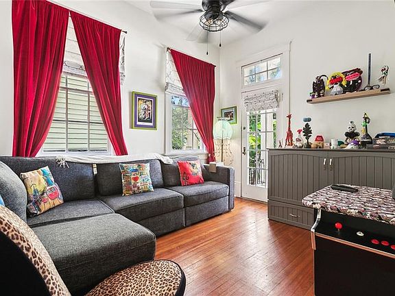 5th image of 1922 Prytania St Unit 1922