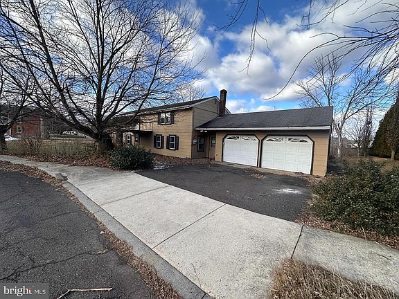 2nd image of 454 School Ln
