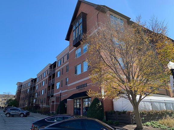 2nd image of 935 Burlington Ave Unit 204