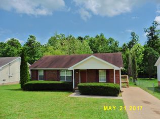612 Woodhaven Dr, Clarksville, TN 37042