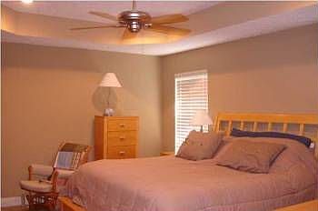 5th image of 3418 Hillcrest Dr
