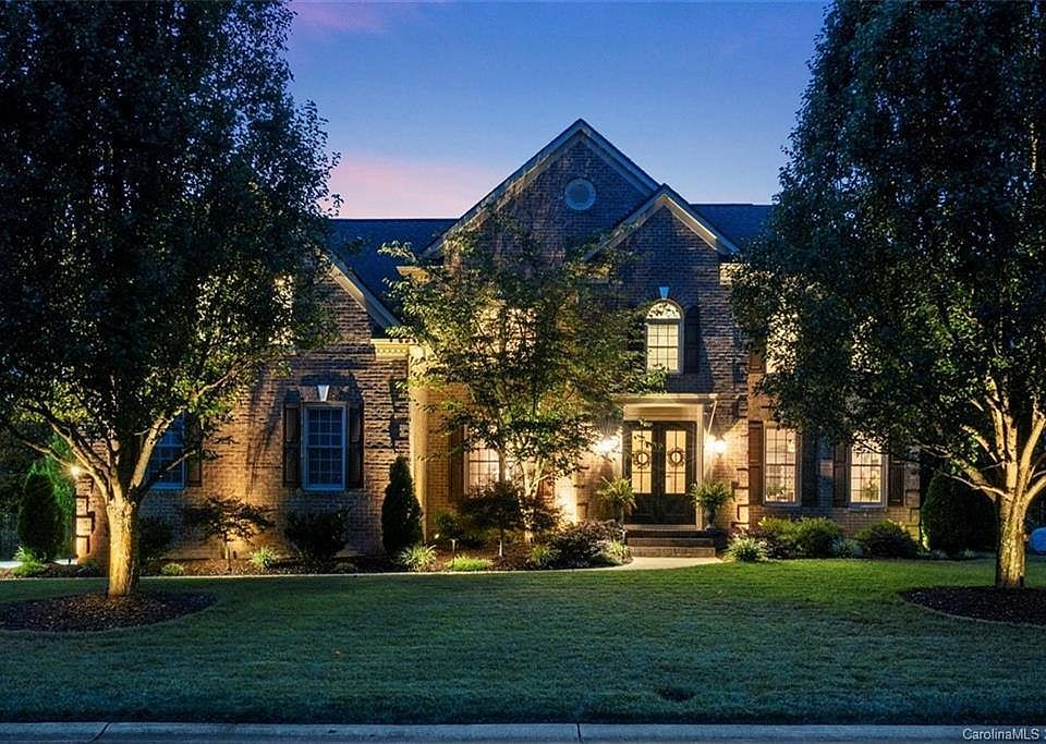 1st image of 6013 Legacy Cres