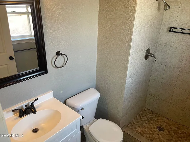 656 Orchid Dr — Photo 12