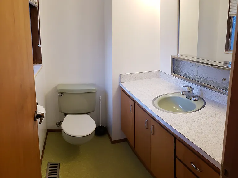 Room 1 Private 1/2 Bathroom