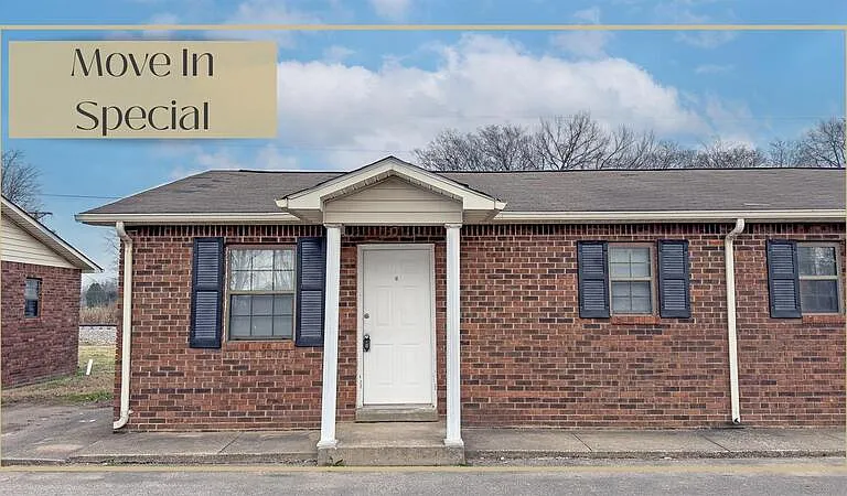404-08 Thompsonville Ln — Photo 1