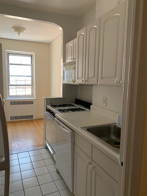 1st image of 180 W 93rd St APT 6B