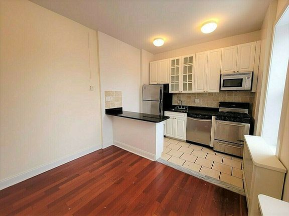 2nd image of 159 2nd Ave APT 19