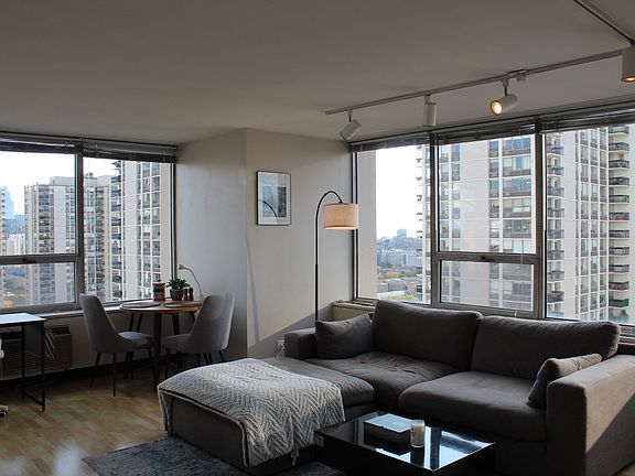 4th image of 70 W Burton Pl APT 2207