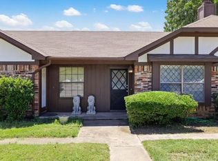 207 Hickory Springs Dr, Euless, TX 76039