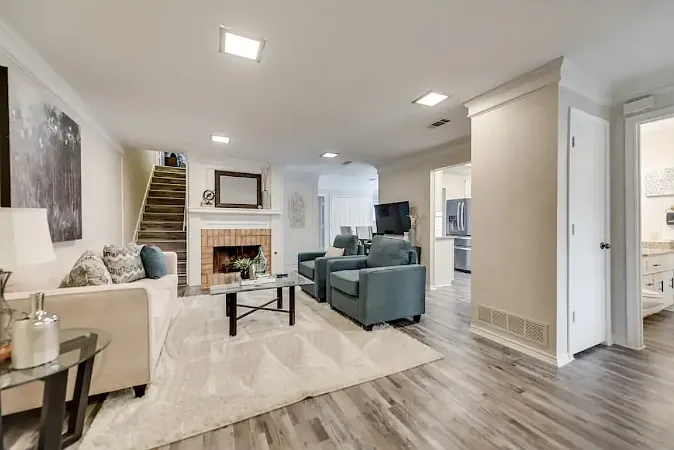3 bed, 1590 sqft, $4,000 — Photo 1