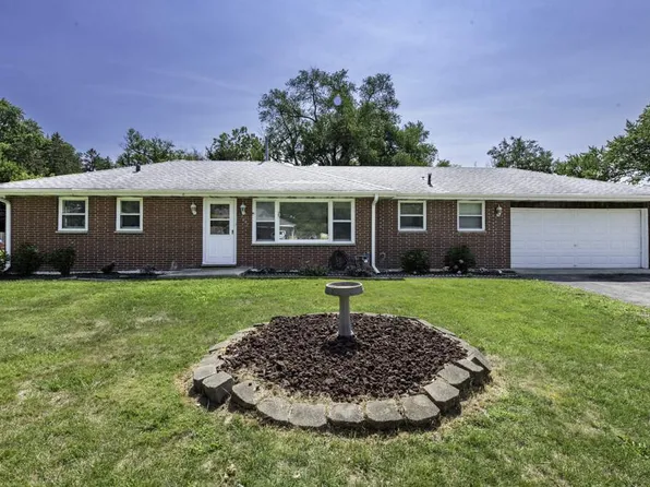 37847 N Watts Ave, Spring Grove, IL 60081