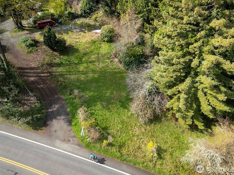2nd image of 24715 Vashon Highway SW