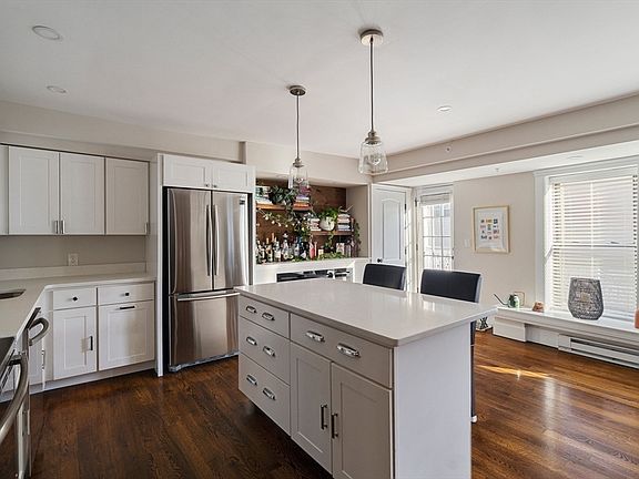 2nd image of 94 Russell St #94