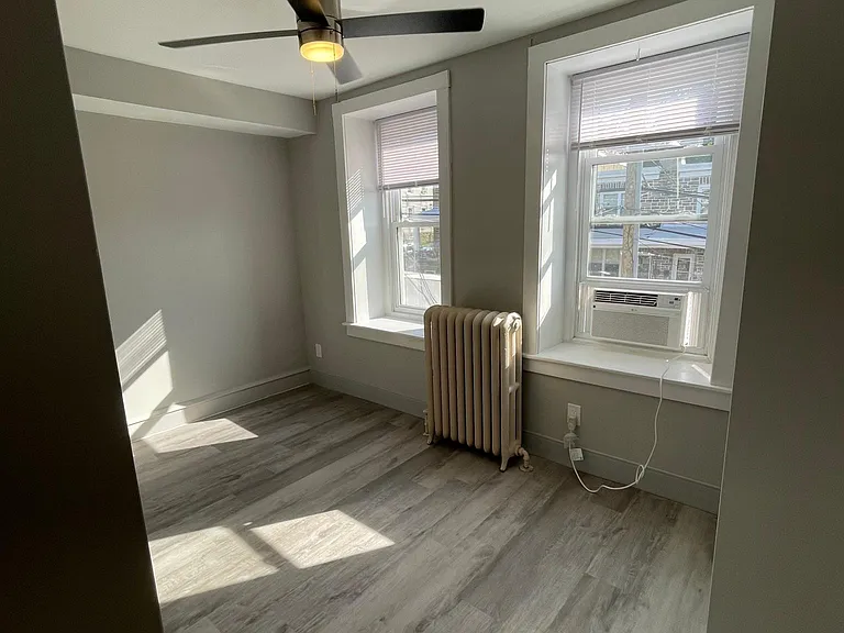 4718 Silverwood St — Photo 12