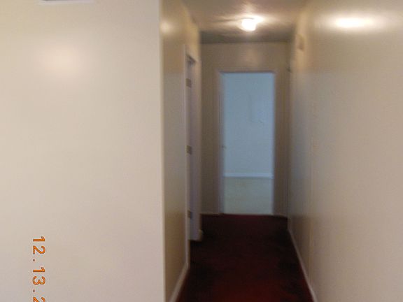 3rd image of 261 Oakview Dr