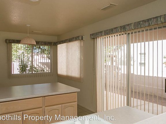 4th image of 633 Silver Springs Cir