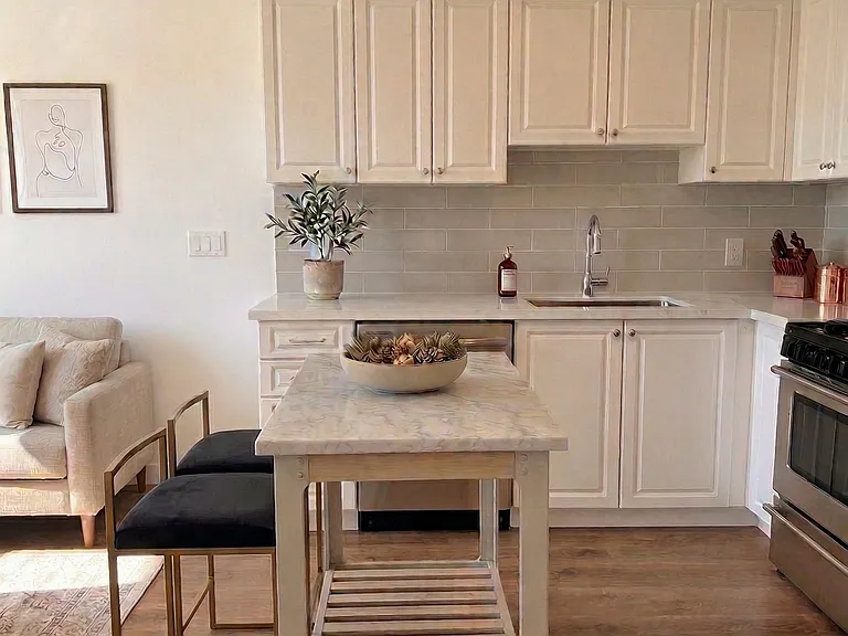 19 Arrowsmith Ave #5B — Photo 9