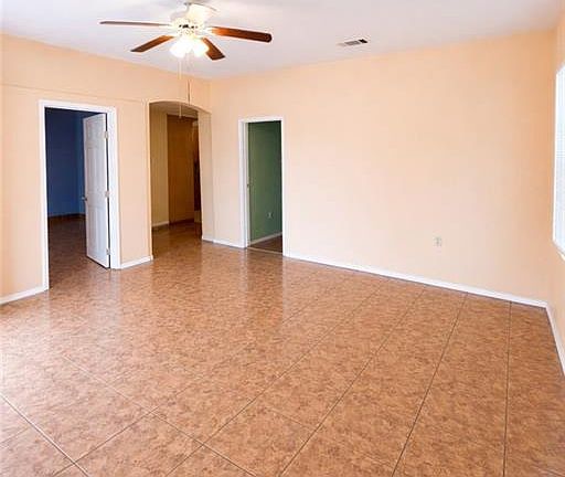 3rd image of 616 W Diamond Head Ave