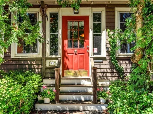 21 Priest Rd, Watertown, MA 02472