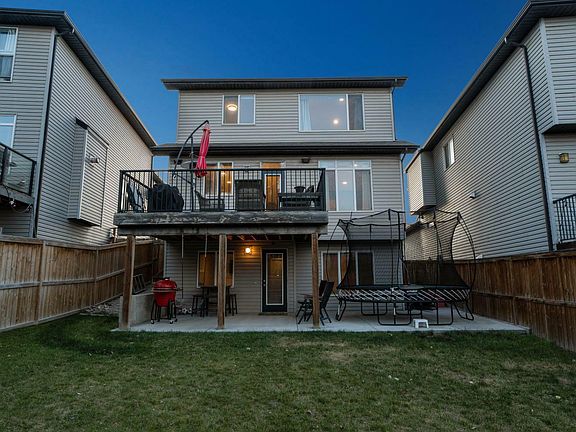 4th image of 141 Sherwood Cres NW