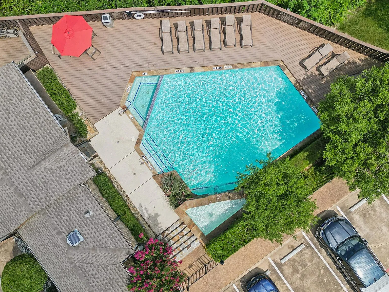 2 bed, 1115 sqft, $2,000 — Photo 2