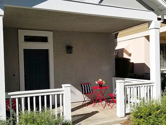 3rd image of 46 Nantucket Ln