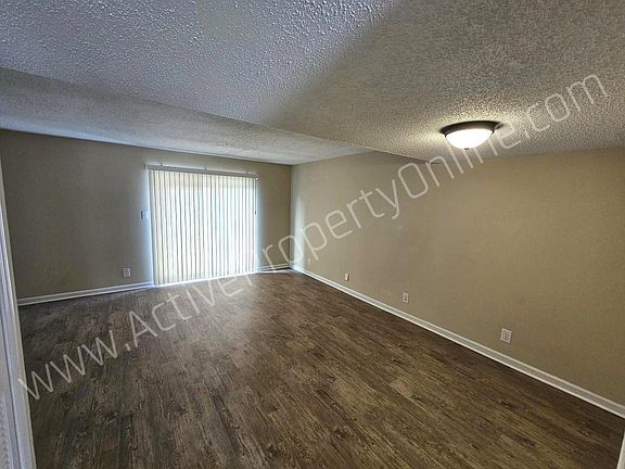 4th image of 130 Calloway Dr APT D