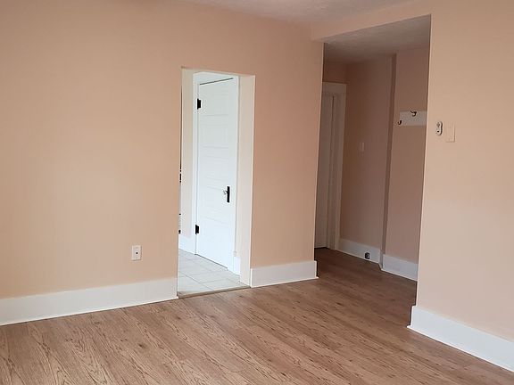 2nd image of 2417 Mill St APT 2-6
