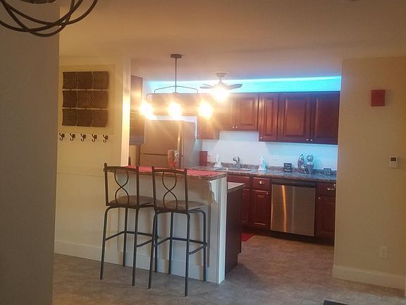 Kitchen Breakfast Bar