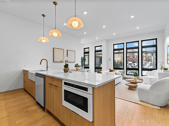 3rd image of 336 Randolph Ave #1